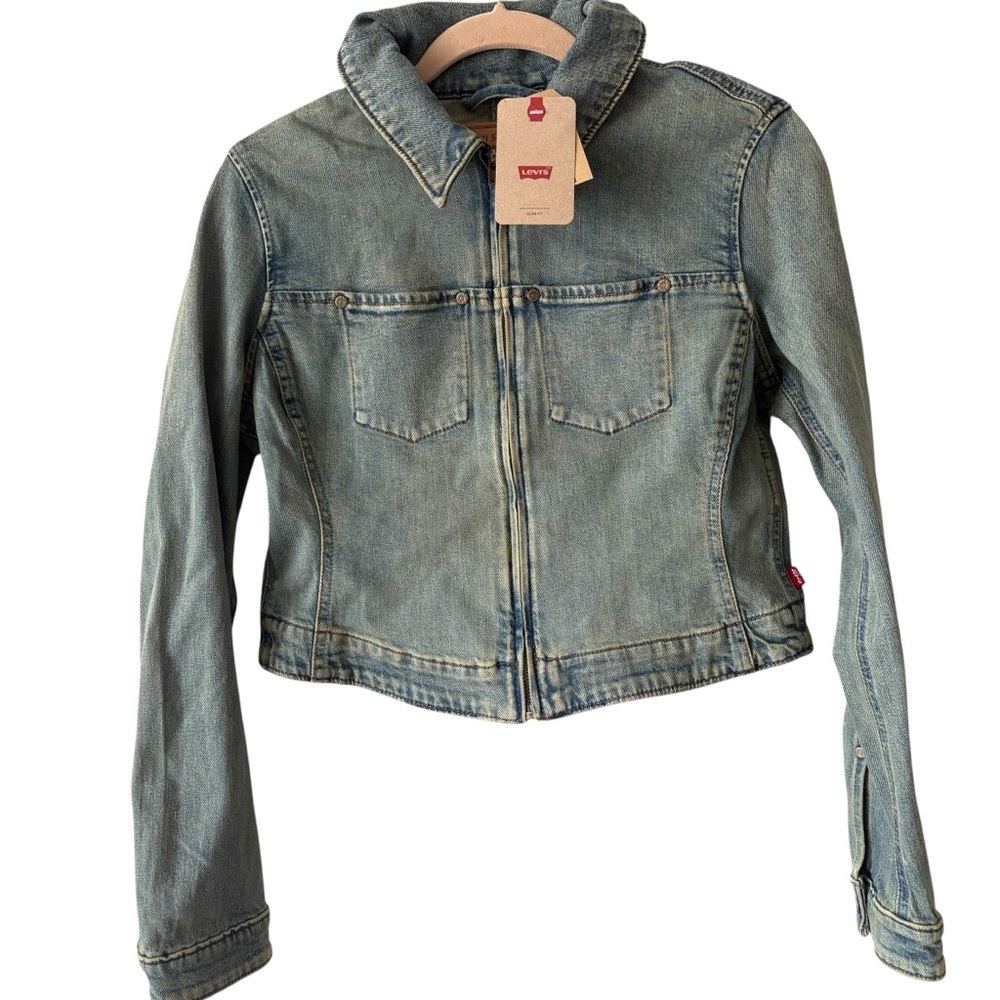 Women’s Levi’s Distressed Denim Jacket Cropped Full Zipper Size Large NWT - Picture 4 of 9